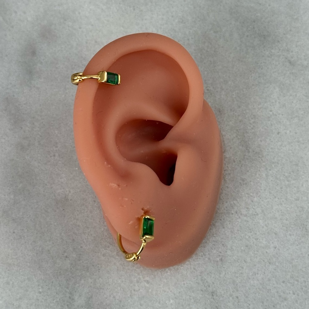 New Drop! Gold Small Green Princess Crystal Huggie Hoop Earrings 

Brand New - Picture 2 of 5